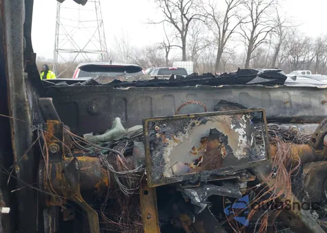 2023 Toyota Tundra 1794 Edition z USA, uszkodzony, nr VIN 5TFMA5DB2PX116633